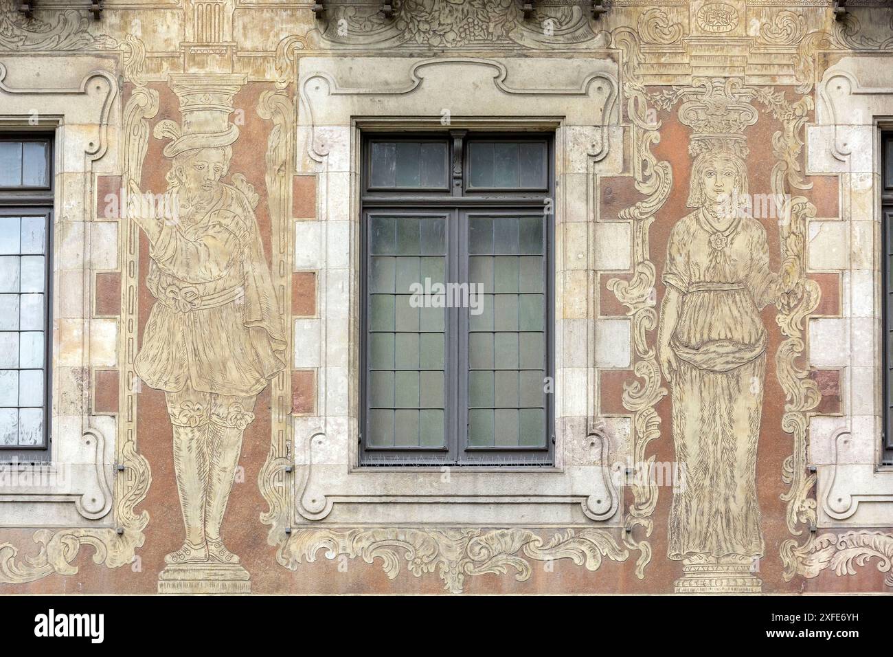 Spanien, Katalonien, Barcelona, Detail der Fassade mit Wandmalereien, die Karyatiden und Atlanten darstellen, Originalzeichnungen aus dem 18. Jahrhundert, der CAS Stockfoto