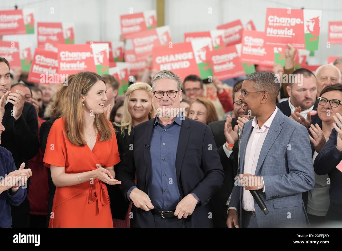 (Von links nach rechts) Kandidat des lokalen Parlaments für