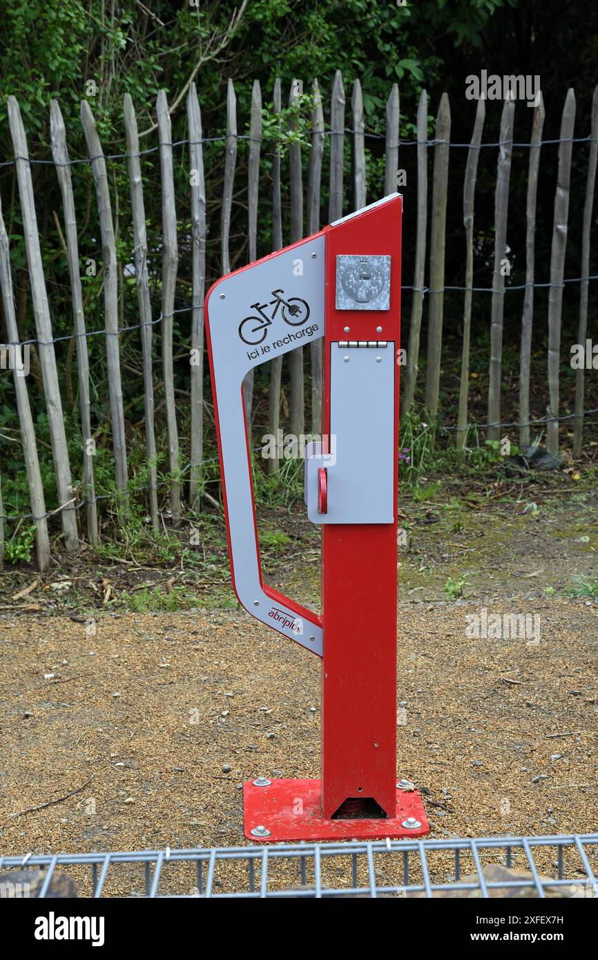 Ladestation für E-Bikes, Frankreich, Bretagne, Treveneuc Stockfoto