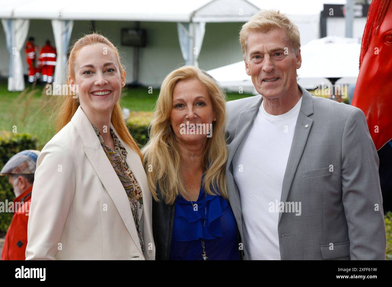 Jennifer Stein, Cornelia Stein und Uli Stein bei der CHIO Media Night auf dem CHIO Aachen-Gelände. Aachen, 02.07.2024 *** Jennifer Stein, Cornelia Stein und Uli Stein bei der CHIO Media Night auf dem CHIO Aachen Grounds Aachen, 02 07 2024 Foto:XR.xSchmiegeltx/xFuturexImagex chio_medianight_4690 Stockfoto