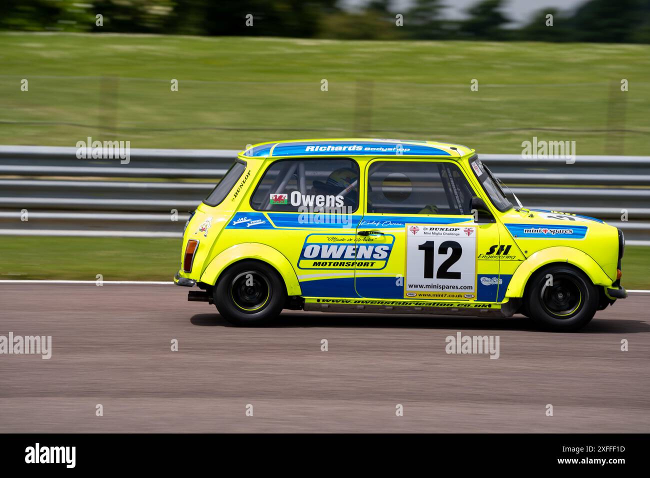 Andover, Hampshire - 7. Juni 2024: Dunlop Mini Se7en Challenge unterstützt von Mini Spares Stockfoto