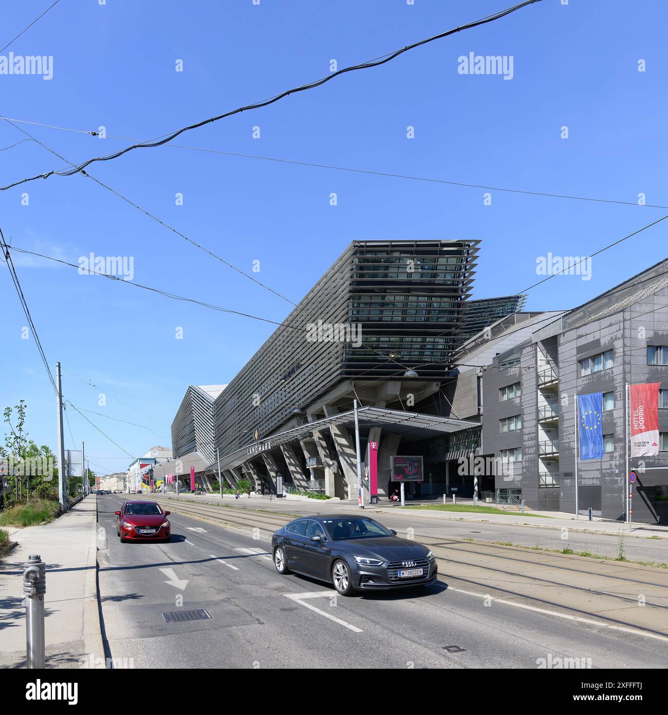 Wien, Österreich - T-Center Zentrale von Günther Domenig Stockfoto