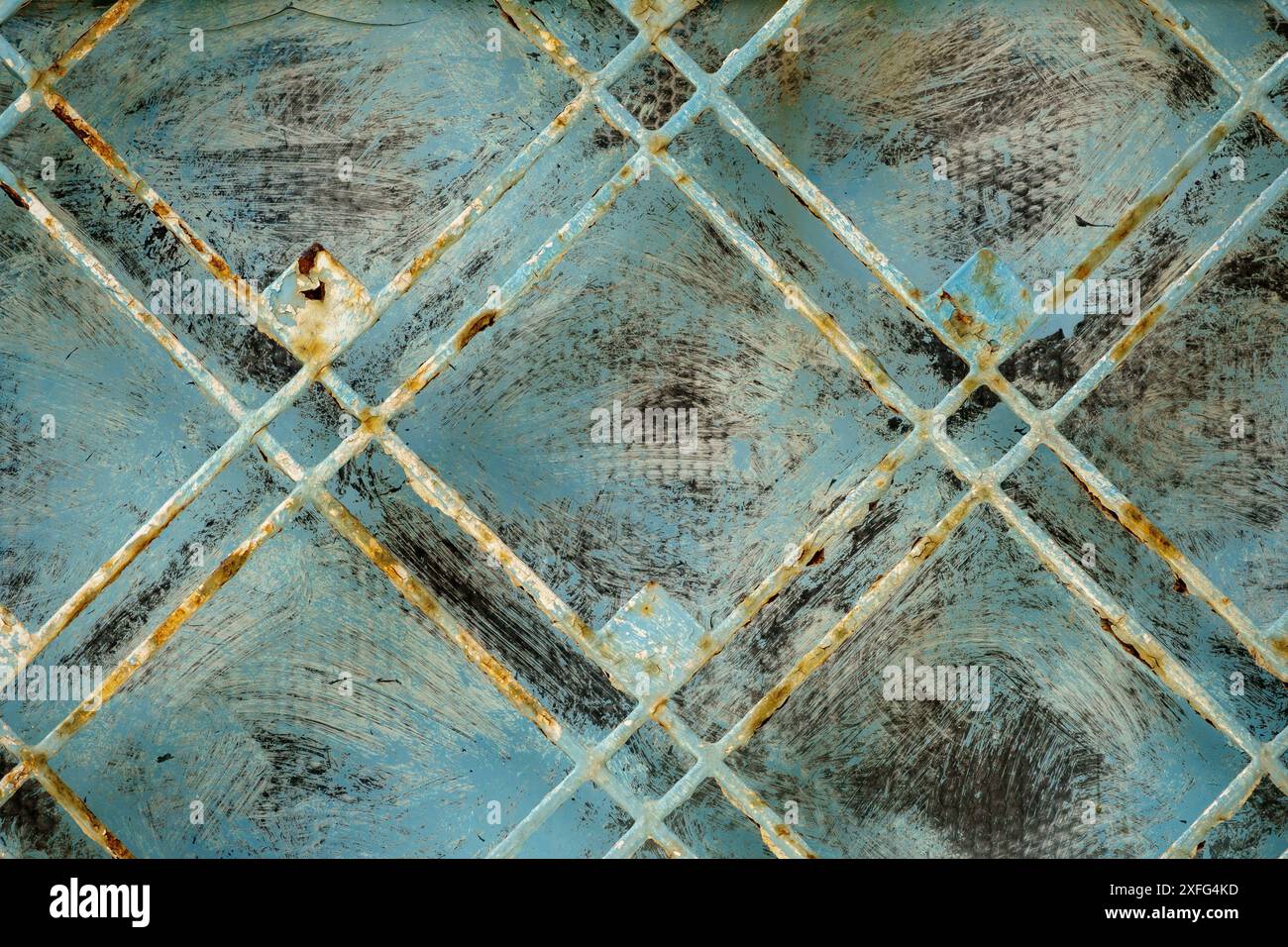 Bleihaltiger Fensterbereich mit Textur und rauer Lackstruktur über Glas und Metallarbeiten Stockfoto