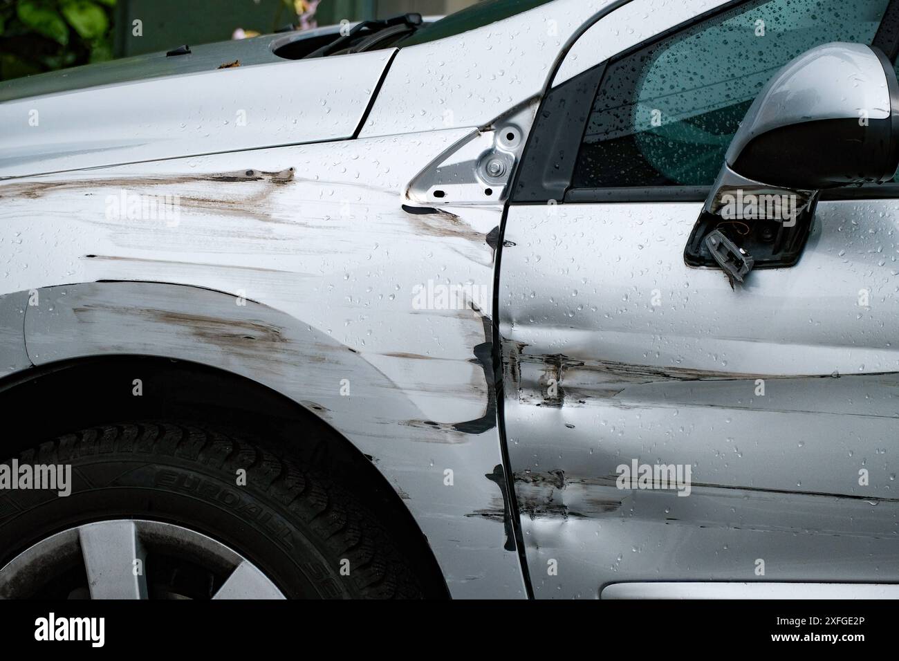 Düsseldorf 03.07.2024 Autounfall Auto KFZ Unfall Verkehrsunfall Unfallschaden KFZ-Reparatur Versicherung Kasko Teilkasko Vollkasko Autoversicherer Autoversicherung Eigenbeteiligung Haftpflicht Haftpflichtschaden Kaskoschaden Mobilitätsversicherung Mobilitätsgarantie Düsseldorf Nordrhein-Westfalen Deutschland *** Düsseldorf 03 07 2024 Autounfall Verkehrsunfall Verkehrsunfall Unfallschaden PKW Reparaturversicherung umfassende Teilversicherung Kfz-Versicherung Kfz-Versicherung Überschusshaftpflicht-Schaden umfassende Versicherung Mobilitätsversicherung Garantie D Stockfoto