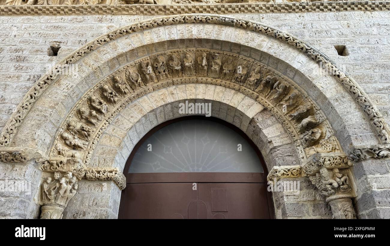 Romanische Tempelkirche Santa María del Camino Stockfoto