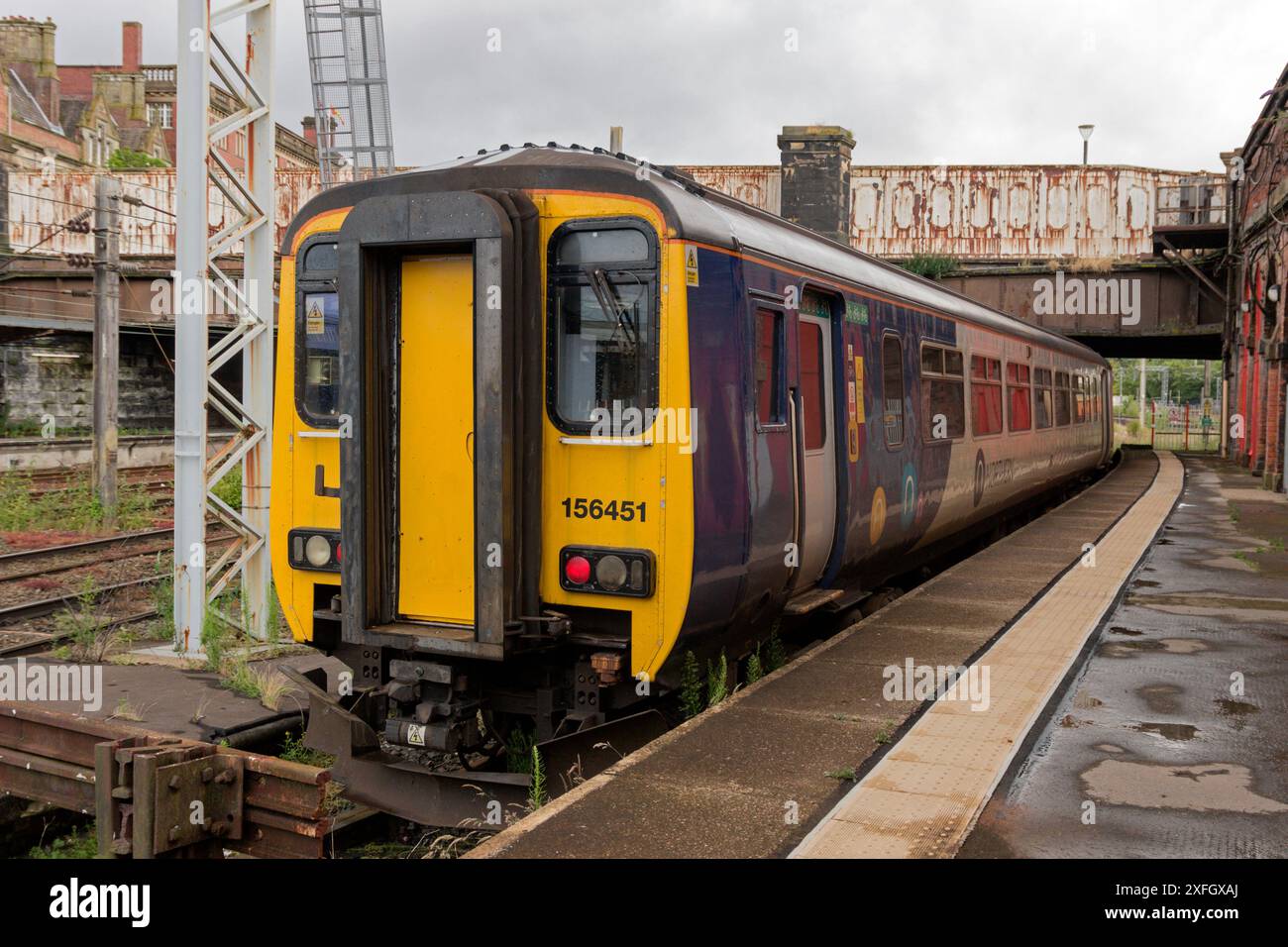 Dieseltriebwagen 156451 im Bahnhof Preston. Stockfoto