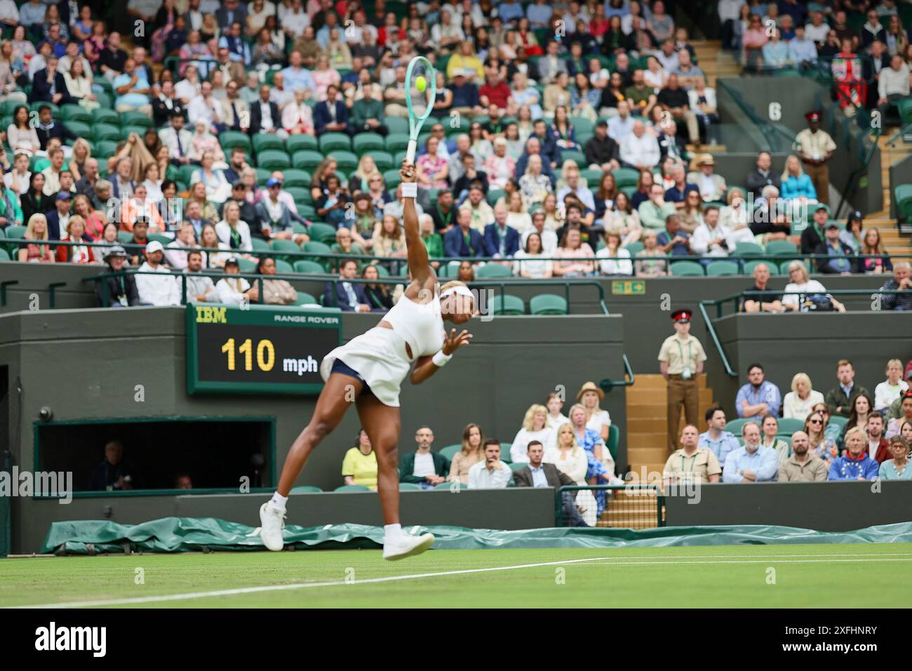 London, London, Großbritannien. Juli 2024. Coco Gauff (USA) dienen während der Meisterschaft Wimbledon (Credit Image: © Mathias Schulz/ZUMA Press Wire) NUR REDAKTIONELLE VERWENDUNG! Nicht für kommerzielle ZWECKE! Stockfoto