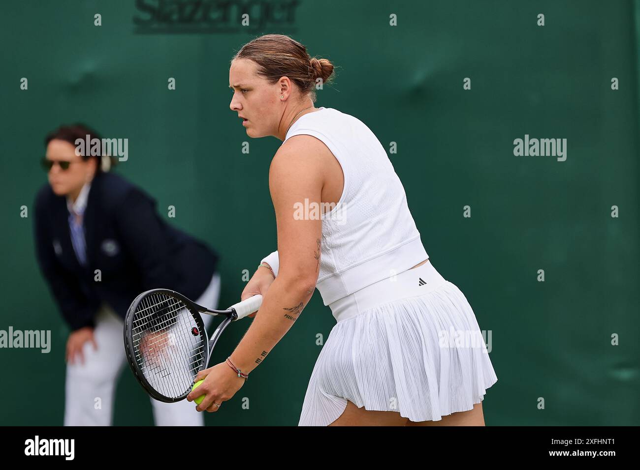London, London, Großbritannien. Juli 2024. Jule Niemeier (DE) dient während der Meisterschaft Wimbledon (Credit Image: © Mathias Schulz/ZUMA Press Wire) NUR REDAKTIONELLE VERWENDUNG! Nicht für kommerzielle ZWECKE! Stockfoto