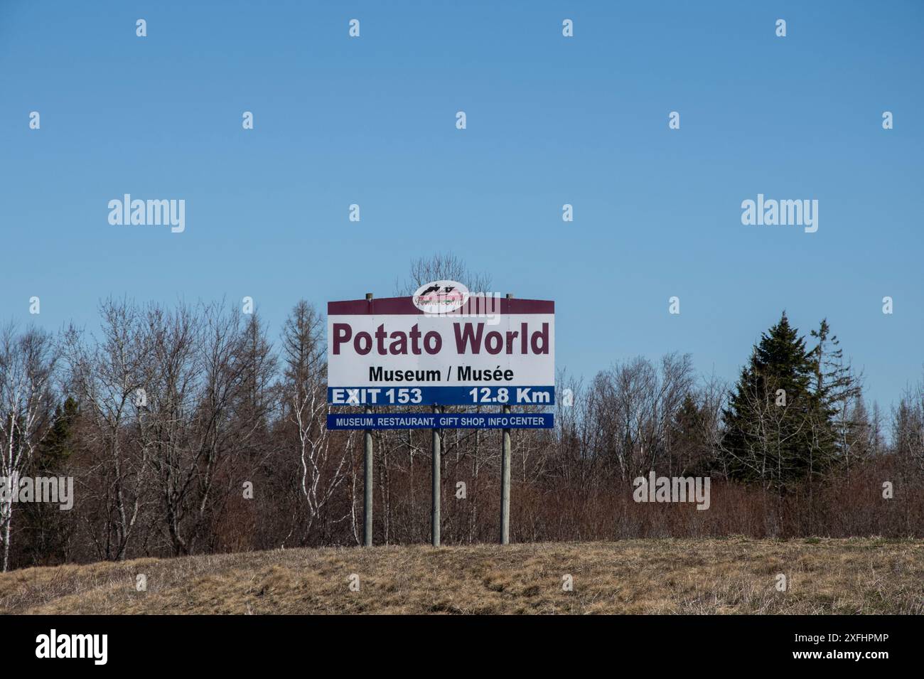 Wegweiser zum Potato World Museum am Trans Canada Highway in Florenceville Bristol, New Brunswick, Kanada Stockfoto