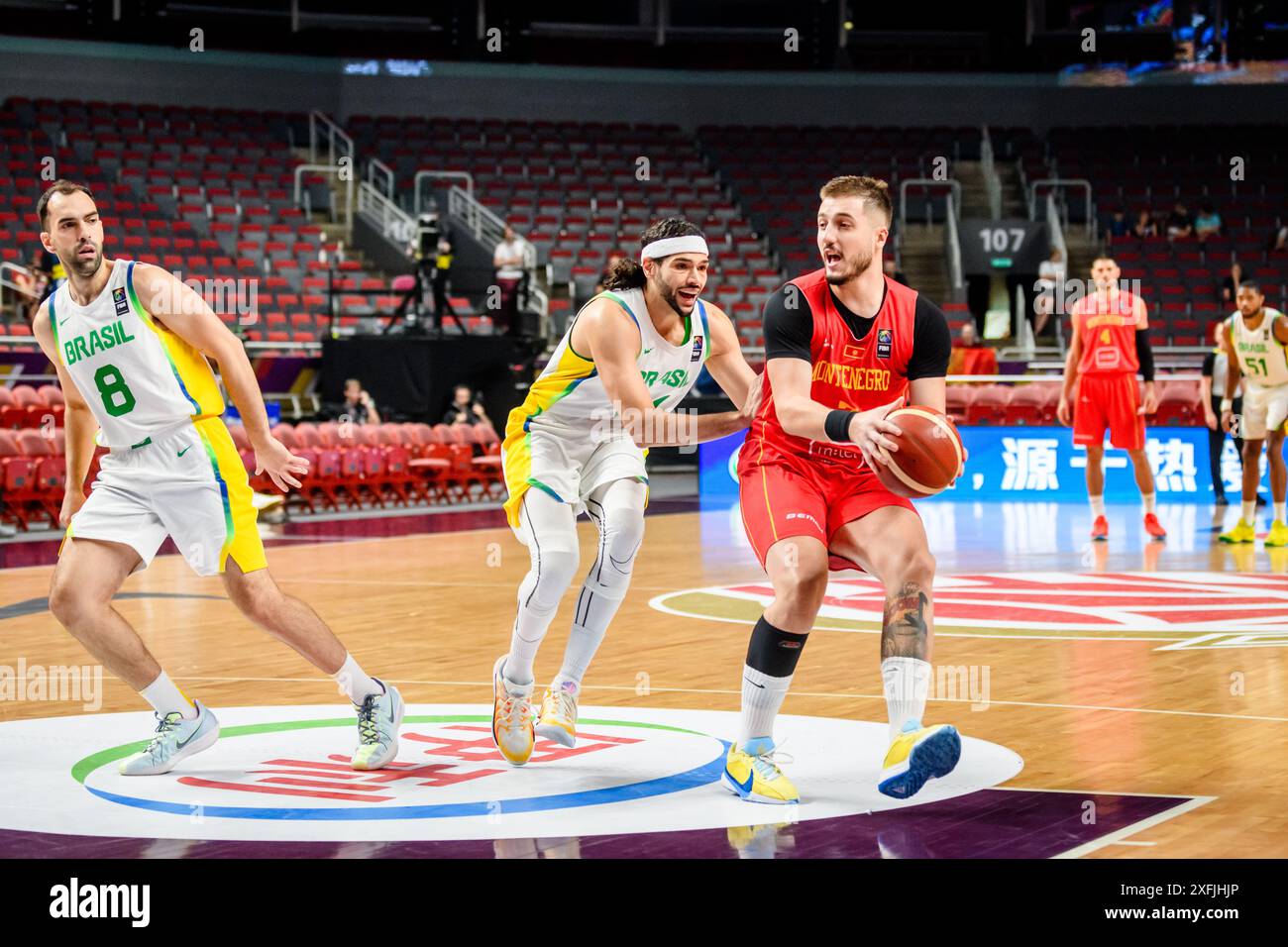 RIGA, LETTLAND. Juli 2024. FIBA OLYMPISCHES Qualifikationsspiel 2024 zwischen Brasilien und Montenegro. Stockfoto