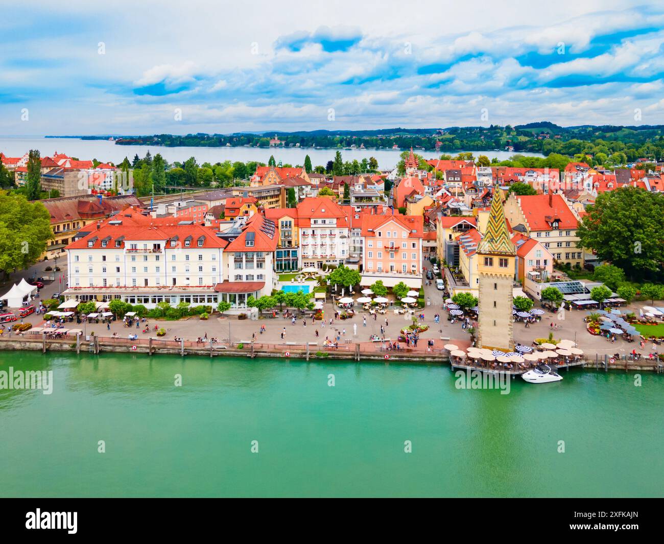 Lindau Luftpanorama. Lindau ist eine große Stadt und Insel am Bodensee oder Bodensee in Bayern, Deutschland. Stockfoto