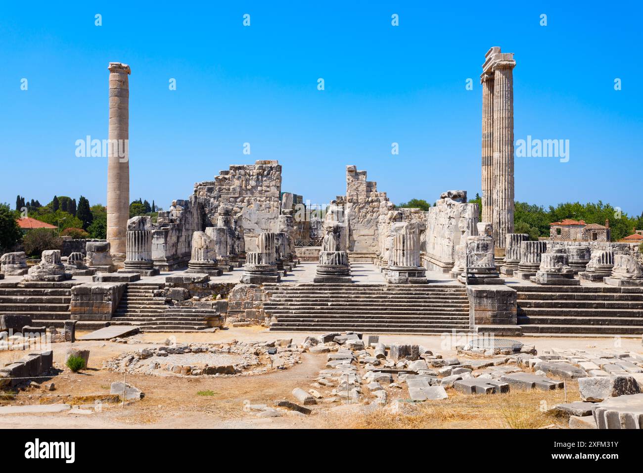 Die Ruinen des Tempels des Apollo in Didyma, der antiken griechischen Stadt. Didyma befindet sich in der modernen Stadt Didim in der Provinz Aydin, Türkei. Stockfoto