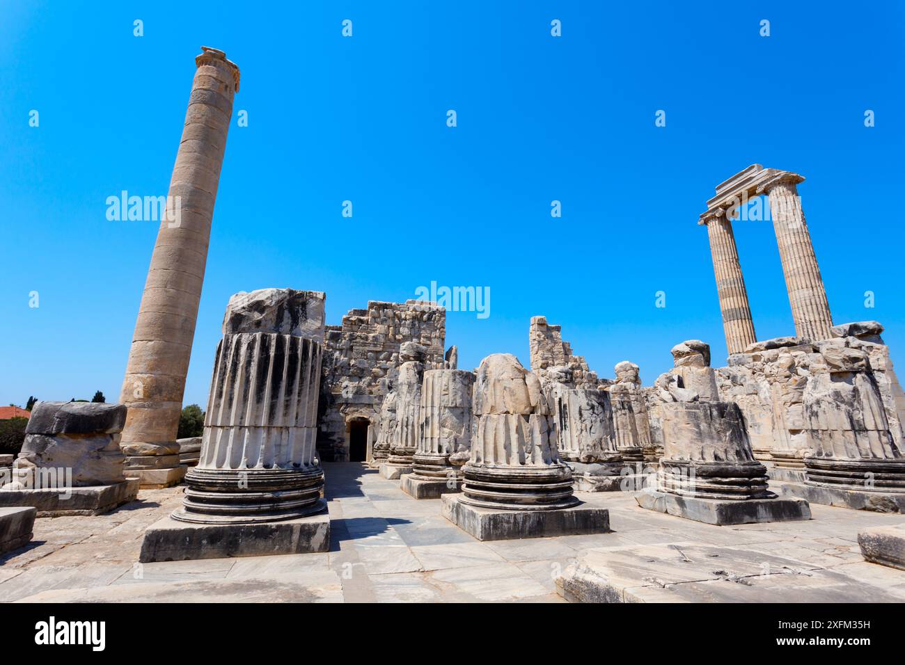 Die Ruinen des Tempels des Apollo in Didyma, der antiken griechischen Stadt. Didyma befindet sich in der modernen Stadt Didim in der Provinz Aydin, Türkei. Stockfoto