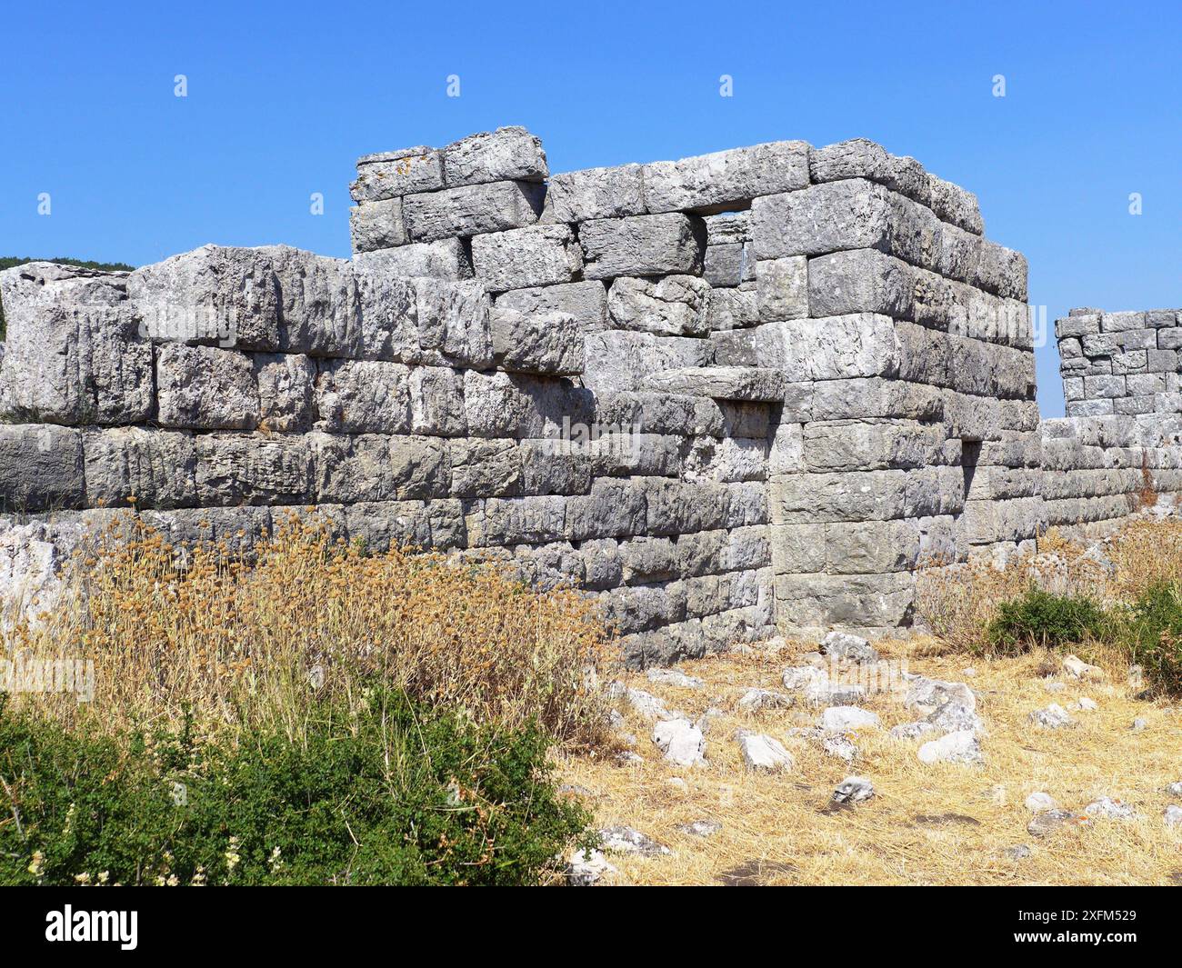 Überreste der antiken Festung in Attika, die im 4. Jahrhundert v. Chr. von Theben erbaut wurde Stockfoto