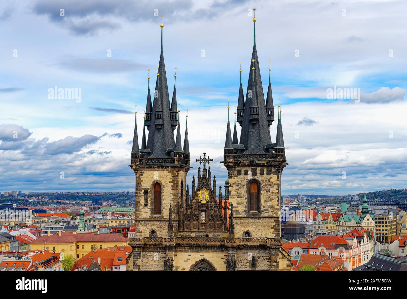 Türme der Gottesmutter vor der Tynkirche, Altstädter Ring, Prag, Böhmen, Tschechische Republik Stockfoto