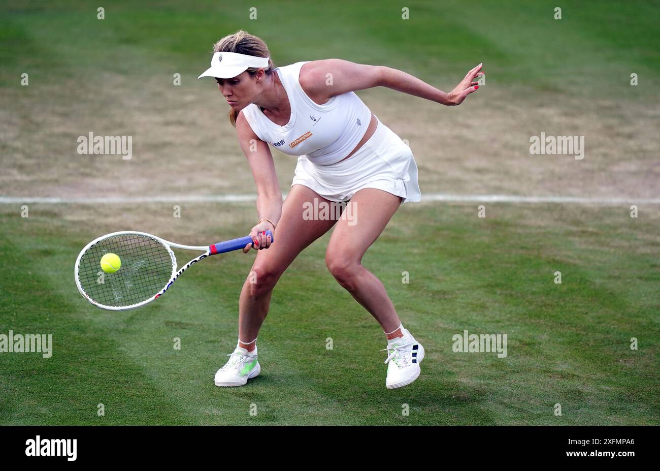 Danielle Collins im Kampf gegen Dalma Galfi am vierten Tag der Wimbledon Championships 2024 im All England Lawn Tennis and Croquet Club in London. Bilddatum: Donnerstag, 4. Juli 2024. Stockfoto