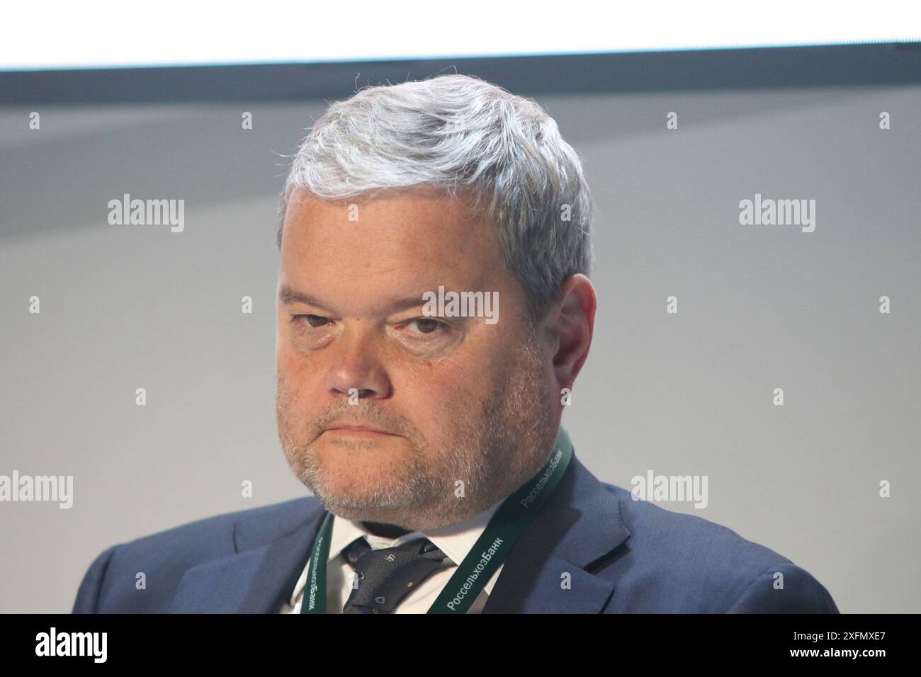 Sankt Petersburg, Russland. Juli 2024. Kirill Levin, Mitglied des Verwaltungsrats, erster stellvertretender Vorsitzender des Verwaltungsrats, Kommission für den Judikativen Dienst (JSC) „Rosselkhoznadzor“, während der Sitzung Save Up for the Future: Perspektiven für die Entwicklung langfristiger Sparinstrumente des Finanzkongresses der Bank von Russland in Sankt Petersburg, Russland. (Foto: Maksim Konstantinov/SOPA Images/SIPA USA) Credit: SIPA USA/Alamy Live News Stockfoto