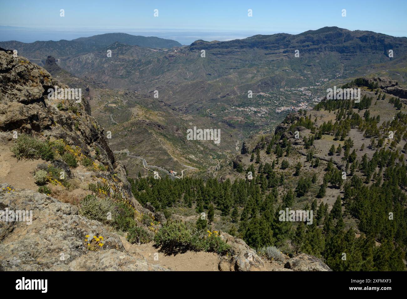 Blick über den alten vulkanischen Landschaft der Caldera de Tejeda von Roque Nublo Tejeda. UNESCO-Biosphärenreservat Gran Canaria, Gran Canaria, Canar Stockfoto