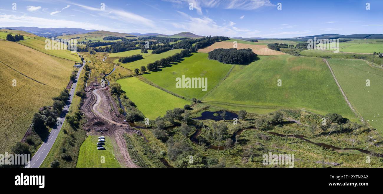 Wiedermäanderung/Hochwassermanagement zur Verlangsamung des Wasserflusses von Eddleston. Teil des Eddleston Water Project unter Leitung von Tweed Forum, Cringletie, Peebles, Tweedale, Schottland, Großbritannien, August 2016. Stockfoto