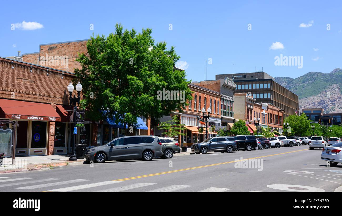 Ogden, UT, USA – 10. Juni 2024; Stadtlandschaft in der 25th Street im Zentrum von Ogden Utah mit histrorischen Gebäuden Stockfoto
