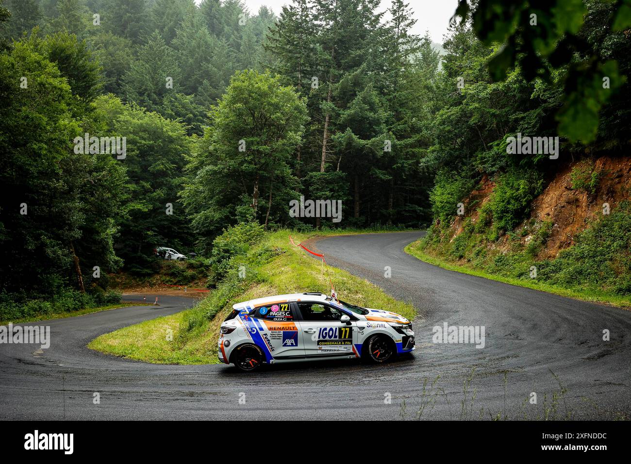 77 OLEA Charlotte, SEITEN Cecile, Renault Clio Rally5, Action während der Rallye Aveyron Rouergue - Occitanie 2024, 5. Runde des Championnat de France des Rallyes 2024, vom 4. Bis 6. Juli in Rodez, Frankreich - Foto Grégory Lenormand/DPPI Credit: DPPI Media/Alamy Live News Stockfoto