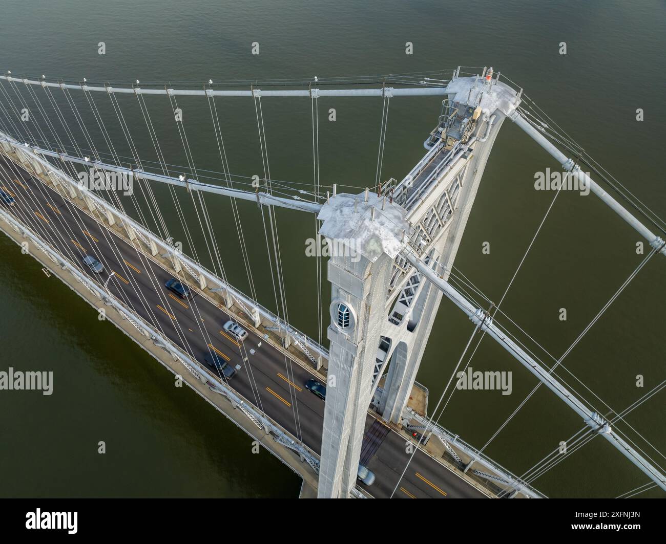 Nahaufnahme der Franklin Delano Roosevelt Mid-Hudson Bridge über den Hudson River, Poughkeepsie NY. Stockfoto