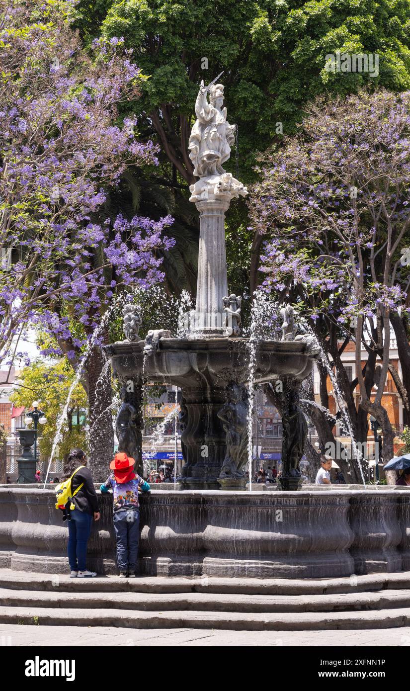 Puebla Straßenszene; UNESCO-Weltkulturerbe; Historisches Zentrum von Puebla, Puebla Hauptplatz, (Zocalo de Puebla) Puebla Mexiko. Mexiko-Reise. Stockfoto