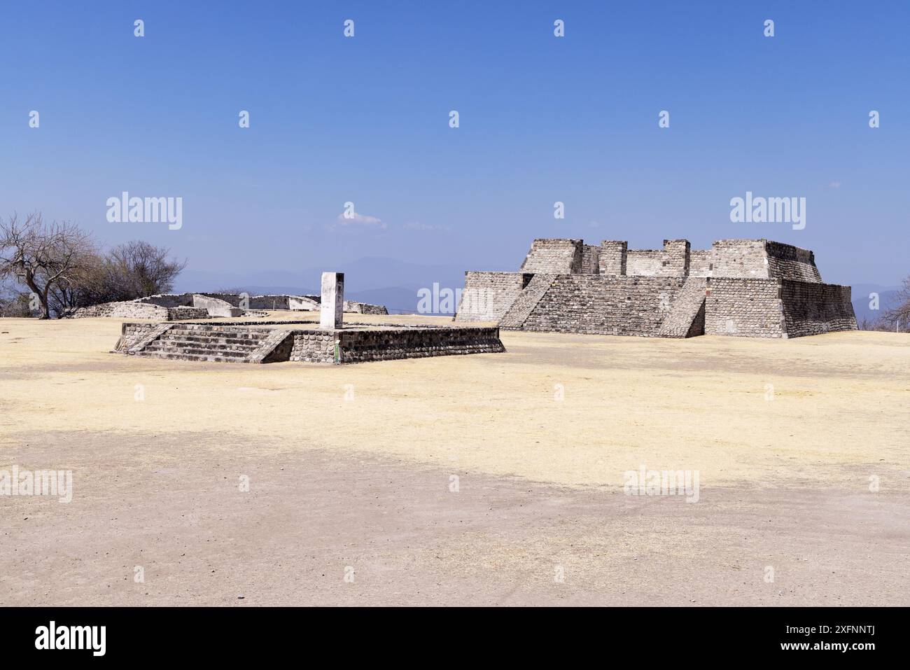 Maya-Ruinen und Pyramide; Xochicalco mesoamerica archäologische Stätte, Morelos, Mexiko, Maya-Siedlung von 650 n. Chr. bis 900 n. Chr. Xochicalco Mexiko. Stockfoto