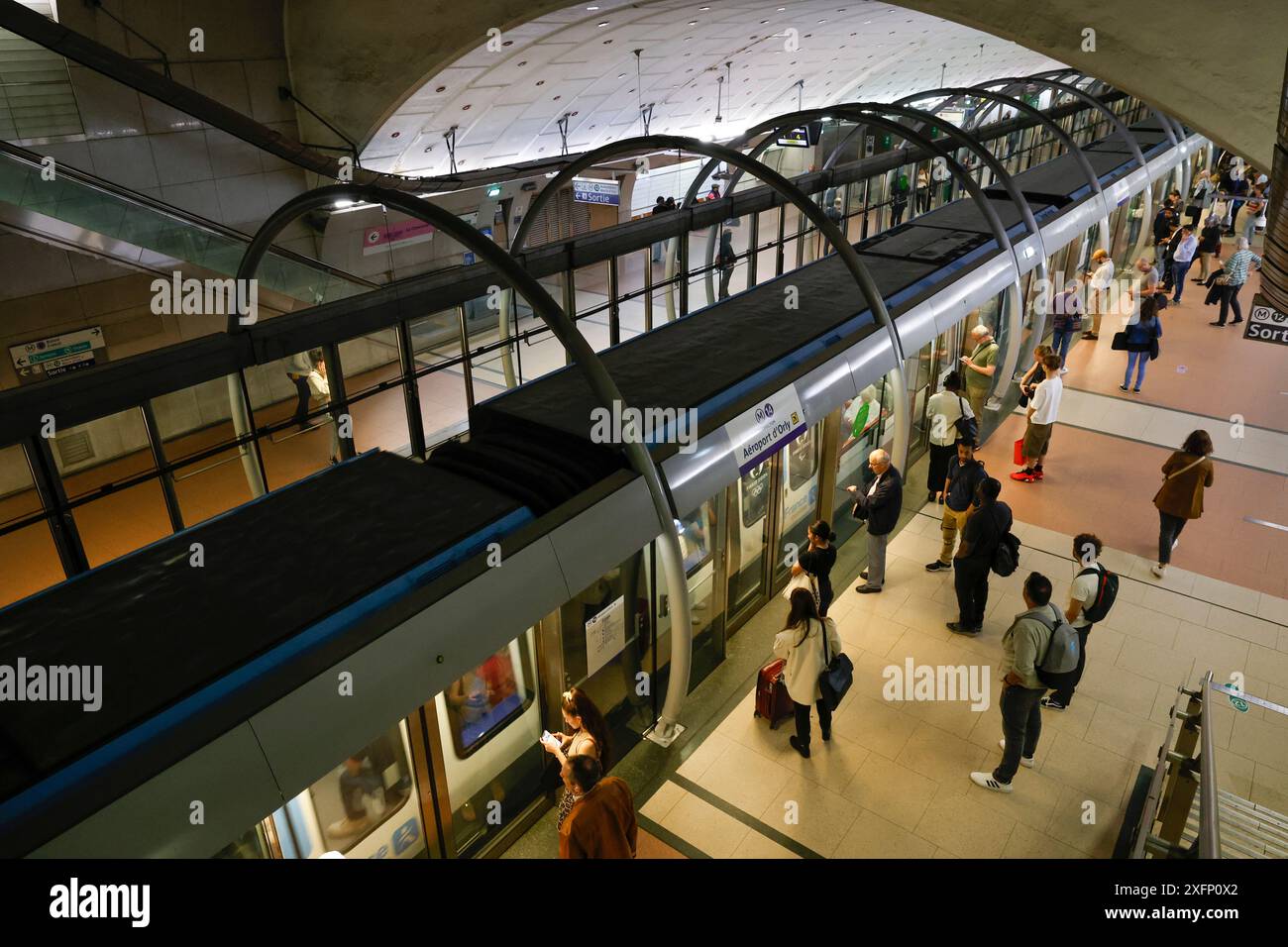 LINIE 14 NEUE STATION SAINT DENIS PLEYEL Stockfoto