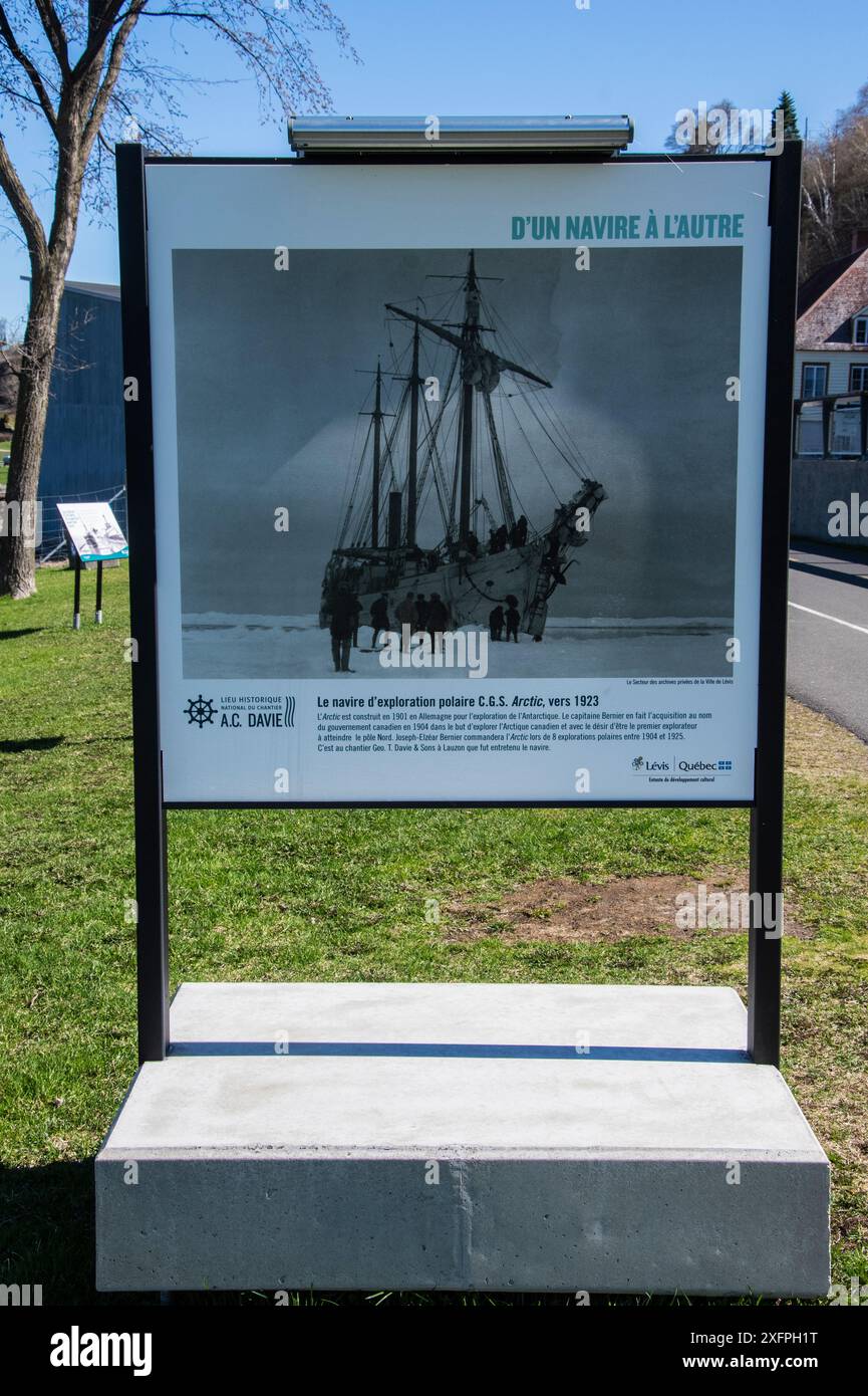 AC DAVIE Werft CGS Arctic Explorationsschiff Schild im Quai Paquet Park in Levis, Quebec, Kanada Stockfoto