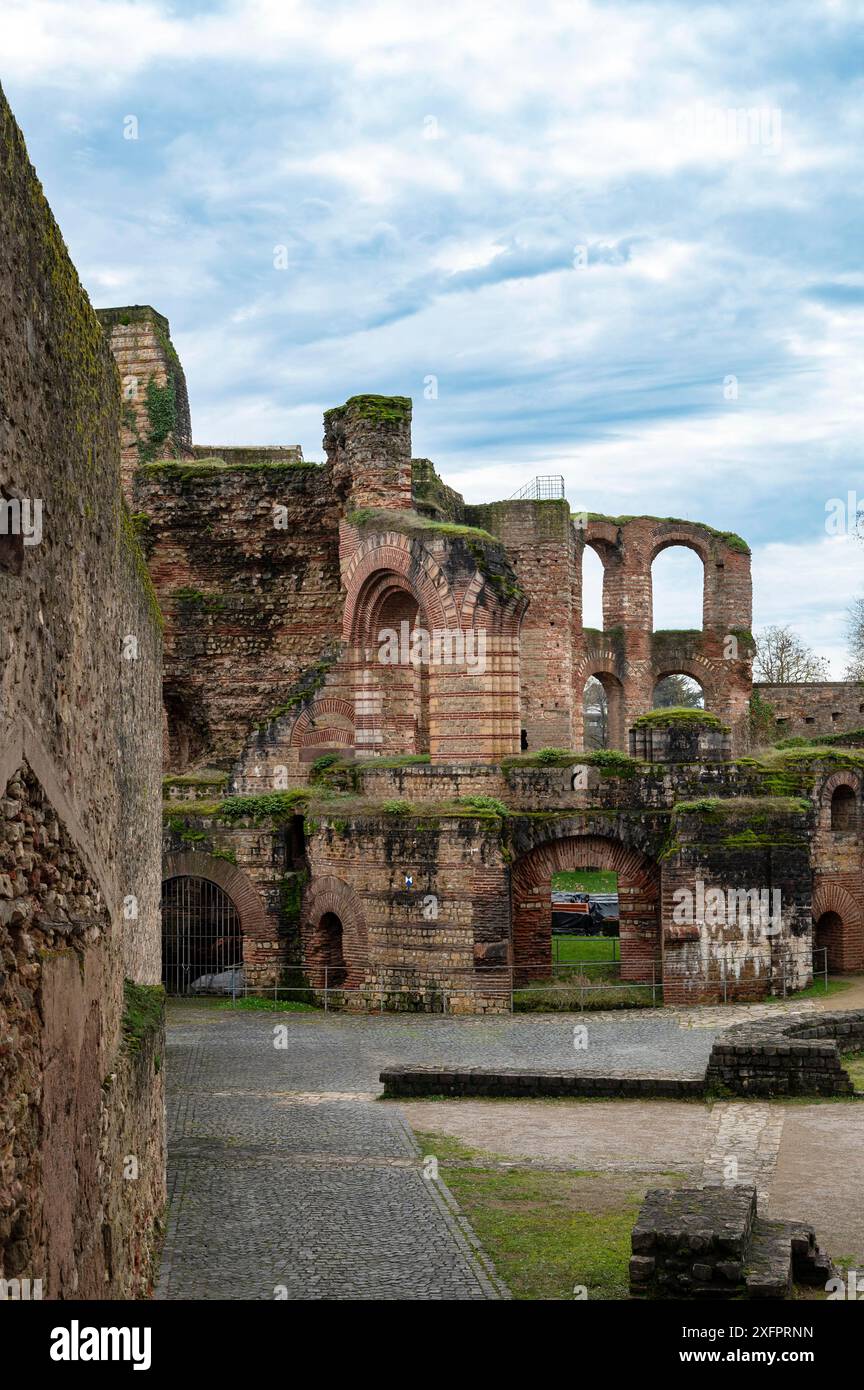 Kaiserbäder in der römerstadt Trier, alte Ruine Kaiserthermen, Moseltal, Rheinland-pfalz in Deutschland, UNESCO-Weltkulturerbe Stockfoto