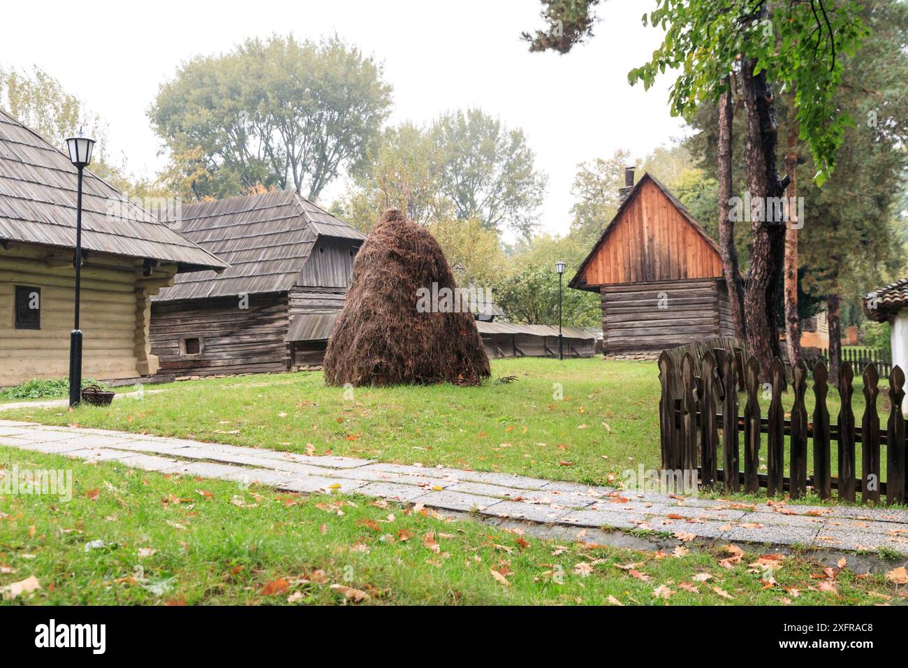 Europa, Rumänien. Bukarest. Dimitrie Gusti National Village Museum. Im Freien. Freilichtmuseum. 11. 10. 2016 Stockfoto