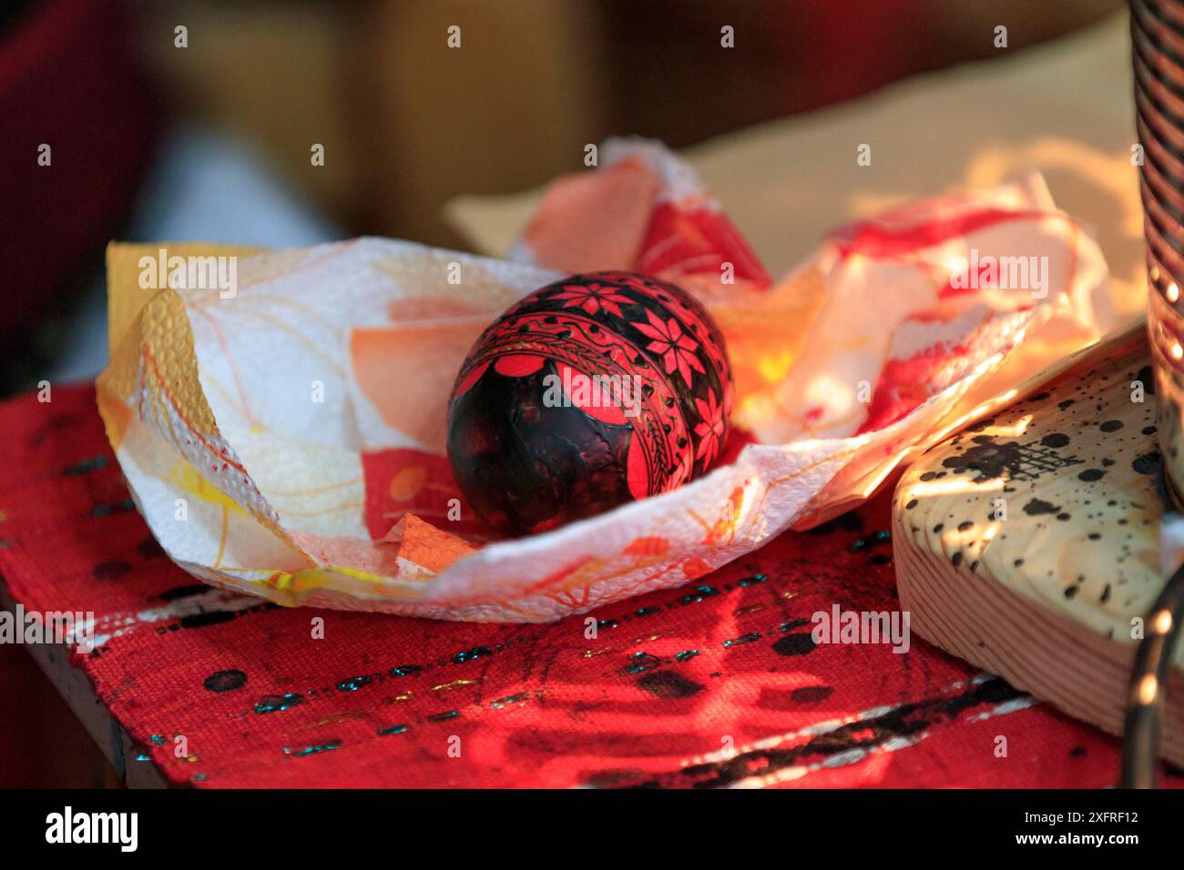 Europa, Rumänien. Bukowina, Moldawien, berühmt für bemalte Eier, die zu Osterferien dekorativ sind. 22. 10. 2016 Stockfoto