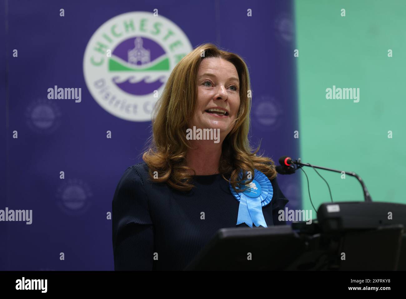 Chichester, West Sussex, Großbritannien. Abgebildet ist die Kandidatin der Liberaldemokraten Jessica Brown-Fuller, die den Parlamentsabgeordneten und Bildungsminister Gillian Keegan besiegt. Quelle: Sam Stephenson/Alamy Live News Stockfoto