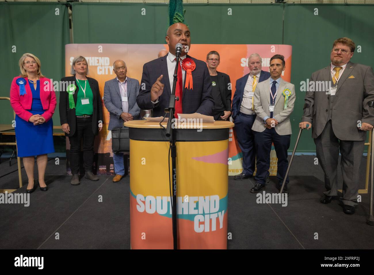 Southend on Sea, Großbritannien. Juli 2024. David Edmund Burton-Sampson, Labour Party, gewinnt die Wahlkreise Southend West und Leigh für die Labour Party. Southend West ist ein Wahlkreis im britischen Unterhaus. Der Sitz wird derzeit von Anna Firth besetzt, die 2022 nach dem Mord an David Amess die Nachwahl gewann. Penelope Barritt/Alamy Live News Stockfoto