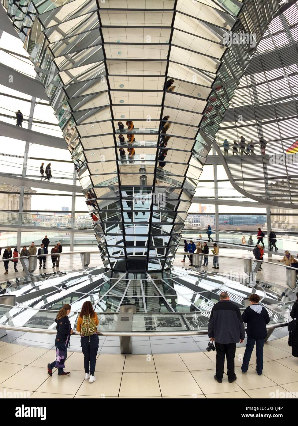 Reichstag, Bundestag, Glaskuppel, deutsches Parlament seit 1999 von dem Architekten Sir Norman Foster, Berlin. Stockfoto