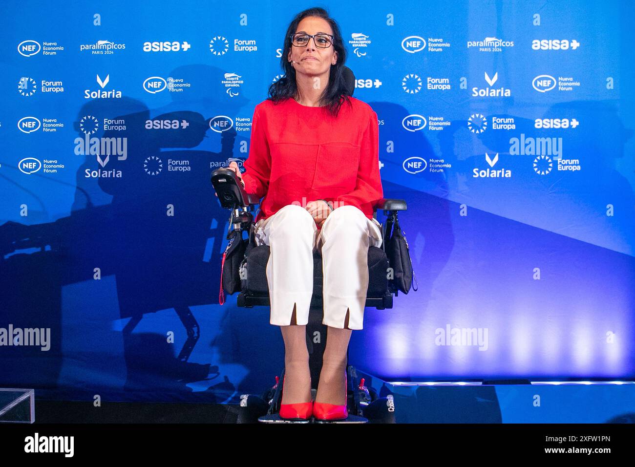 Teresa Perales, Athletin mit 27 Paralympischen Medaillen und dem Sport-Preis der Prinzessin von Asturien 2021, spricht während eines informativen Frühstücks in Madrid. Heute Morgen fand die Präsentation des spanischen Paralympischen Teams für die Spiele 2024 in Paris im Mandarin Oriental Ritz Hotel in Madrid statt. Miguel Carballeda, Präsident des Paralympischen Komitees Spaniens und Präsident von ONCE, Teresa Perales, nahm Teil. Athlet mit 27 Paralympischen Medaillen und Prinzessin von Asturien Sports Award 2021 und Pilar Alegría, Minister für Bildung, Berufsbildung und Sport und Sprecher der spanischen Regierung. Stockfoto