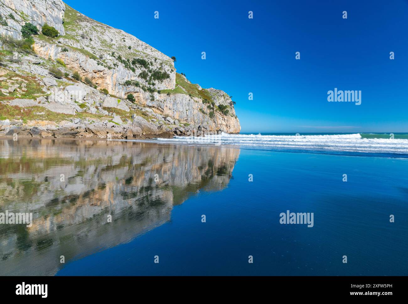 San Julian Beach, Liendo, Kantabrien, Spanien. Oktober 2017. Stockfoto