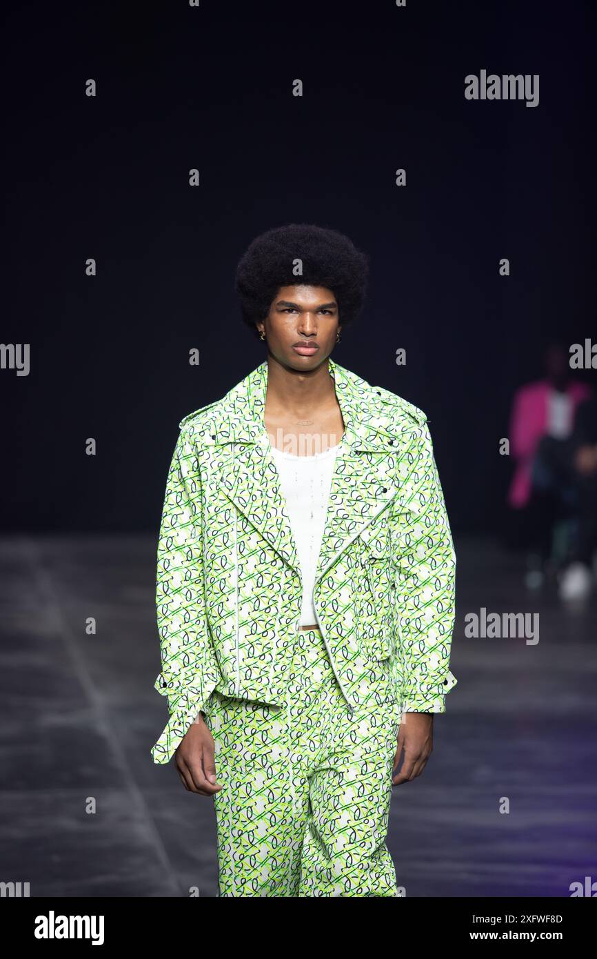KILIAN KERNER BERLIN präsentierte die Kollektion der Fashion Week 2024 Berlin, Uber Eats Hall, Felix Wolf/ Alamy Stockfoto
