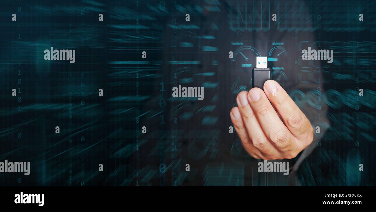 Technologiekonzept für digitale Datenspeicherung und -Freigabe. Die Hand hält ein Flash-Laufwerk, auf dem viele Daten und Informationen gespeichert sind, um sie weiter zu verwenden, zu übertragen, freizugeben und zu verwenden Stockfoto