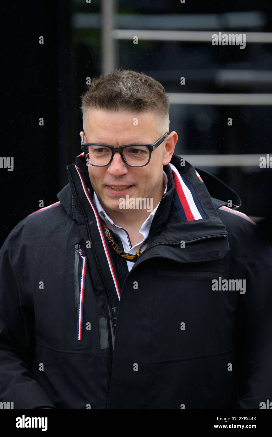 Silverstone, Großbritannien. Juli 2024. Peter Bonnington Renningenieur von Lewis Hamilton vom Mercedes-AMG Petronas F1 Team während des FP1. Ahmad Al Shehab/Alamy Live News. Stockfoto