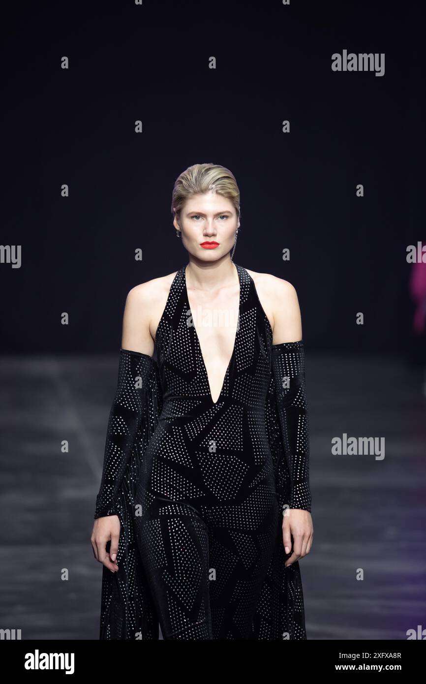 KILIAN KERNER BERLIN präsentierte die Kollektion der Fashion Week 2024 Berlin, Uber Eats Hall, Felix Wolf/ Alamy Stockfoto