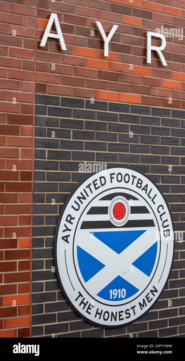 Somerset Park, Ayr, Großbritannien. Juli 2024. Scottish Pre Season Football, Ayr United versus Celtic; Club-Logo und -Abzeichen auf dem Display: Somerset Park Credit: Action Plus Sports/Alamy Live News Stockfoto