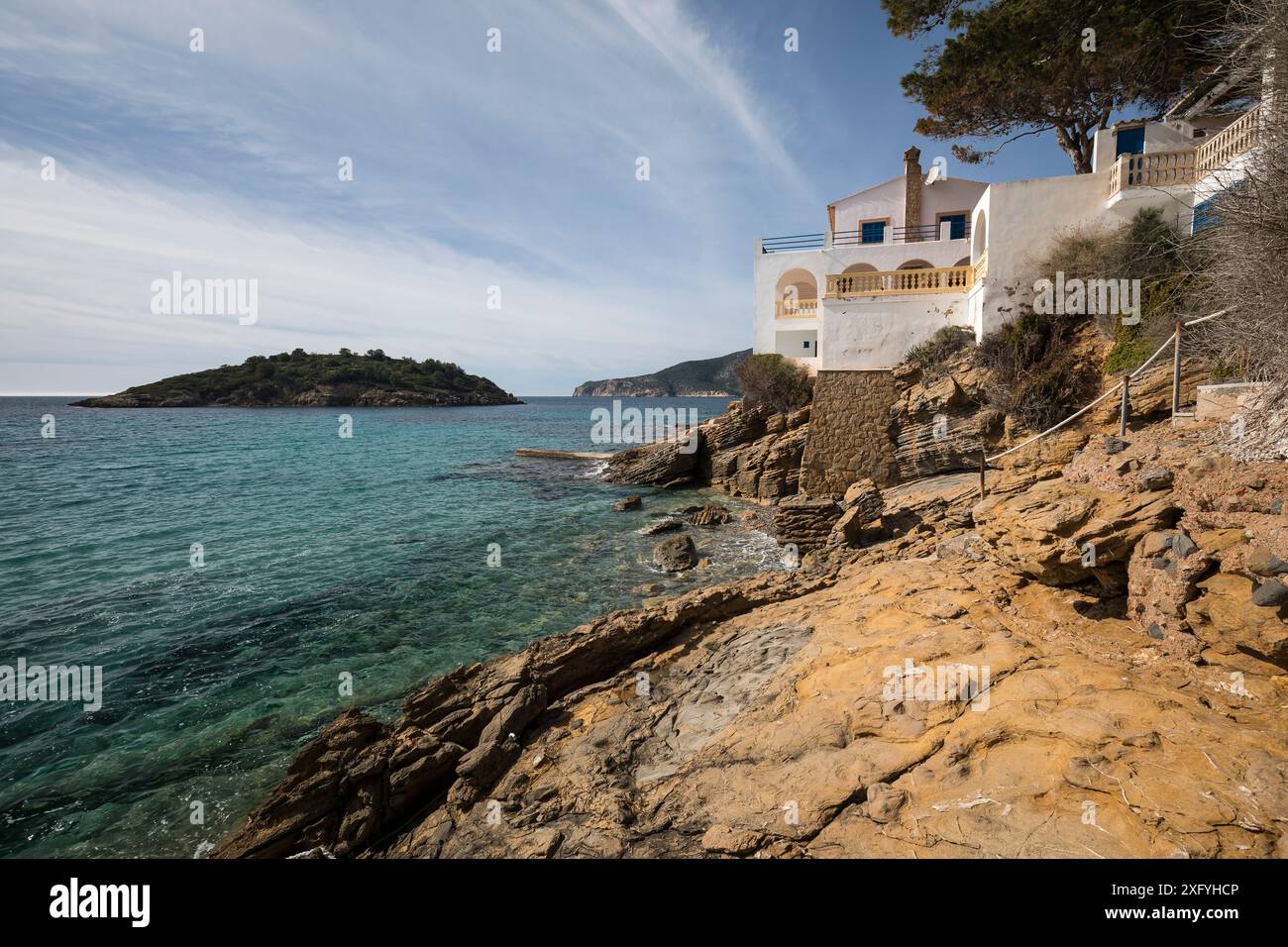 Küste in der Nähe von Sant Elm, auf der linken Seite die Insel es Pantaleu, Sant Elm, Region Serra de Tramuntana, Mallorca, Balearen, Spanien, Europa Stockfoto