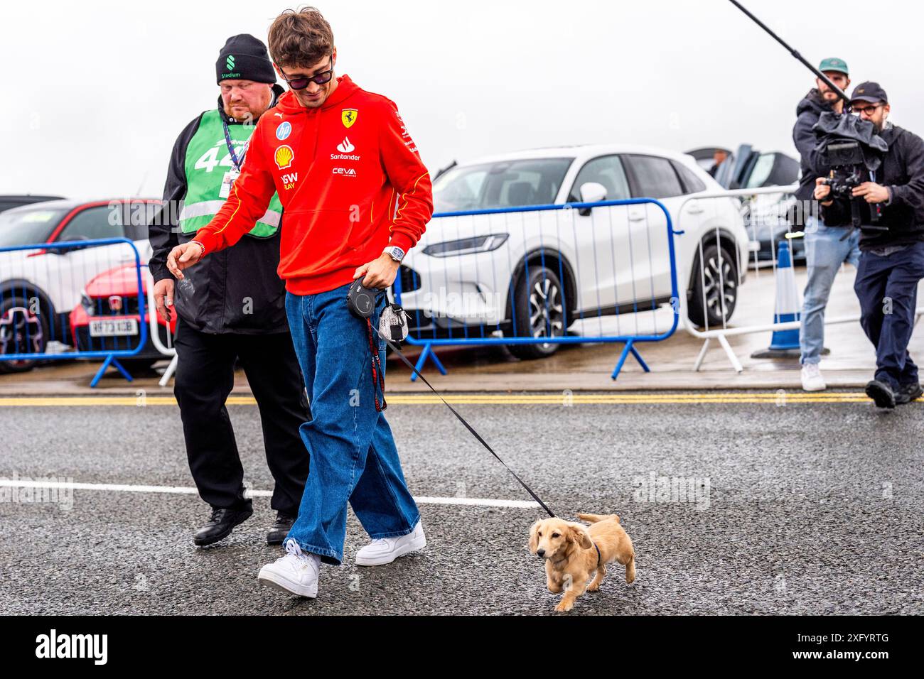 Silverstone, Großbritannien. Juli 2024. Charles Leclerc (MON) - Scuderia Ferrari - Ferrari SF-24 - Ferrari während des Freien Trainings am 2. Tag, freitag, 5. Juli 2024 des Formel 1 qatar Airways british Grand prix 2024, der vom 5. Juli bis 7. Juli 2024 auf der silverstone-Strecke stattfinden soll Guthaben: SIPA USA/Alamy Live News Stockfoto