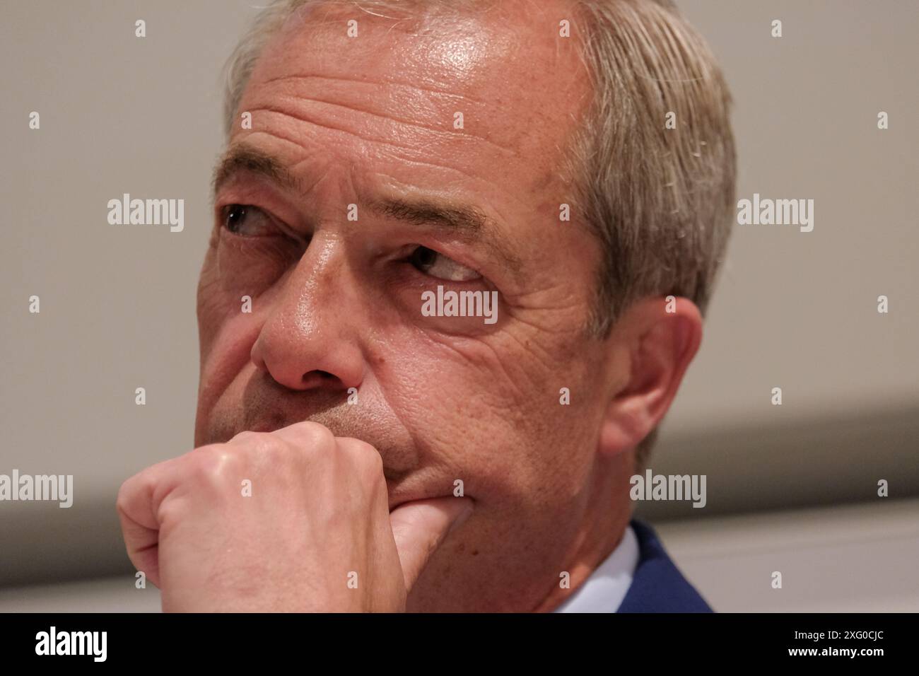 London, UK, 5. Juli 2024. Nigel Farage bei einer Pressekonferenz von Reform UK, die in Westminster stattfand, nachdem die Partei vier Sitze bei den Parlamentswahlen gewonnen hatte. Es wurden Reden gehalten und Fragen von Medienvertretern gestellt. James Murdock wurde später als fünfter Reform-Parlamentsabgeordneter für South Basildon und East Thurrock gewählt. Quelle: Eleventh Photography/Alamy Live News Stockfoto