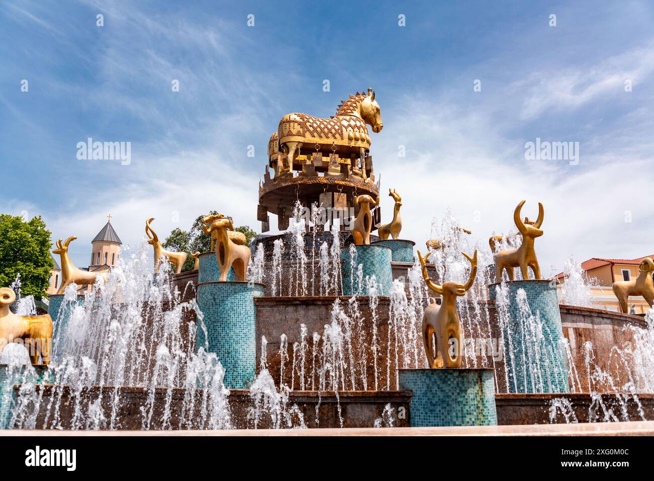 Colchis oder Kolkha Brunnen mit dreißig Tierstatuen, die das alte georgische Erbe darstellen, befindet sich auf dem zentralen Platz in Kutaisi. Stockfoto