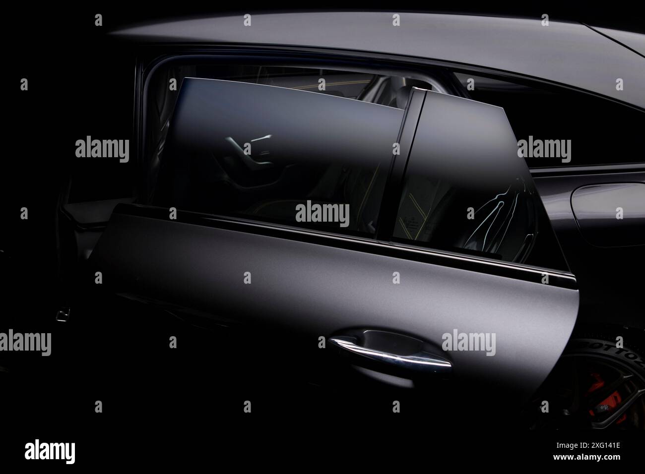 Mercedes-Benz CLA AMG 45 S 4-Matic 8G-DCT, 241KM, Breaking Shoot, Baujahr: 2020. Rahmenlose, getönte Fenster, Fenster der Hintertür. Autoscheiben mit Solarsteuerung. Stockfoto