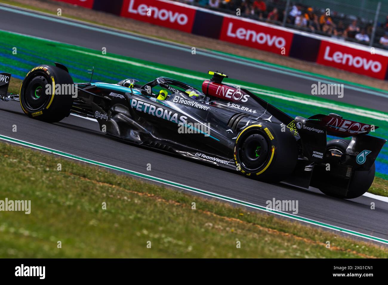 Silverstone Circuit, Towcester, Großbritannien. 5. Juli 2024; Lewis Hamilton aus Großbritannien und Mercedes-AMG PETRONAS F1 Team während des Formel-1-Grand-Prix von British Credit: Jay Hirano/AFLO/Alamy Live News Stockfoto