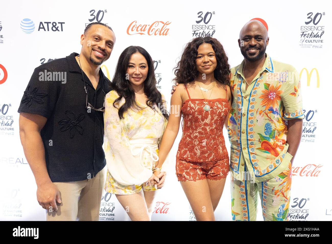 New Orleans, Usa. Juli 2024. Michael Fordham, Maddie Taketa, Maile Masako Brady und Wayne Brady von der tv-Show Wayne Brady: The Family Remix im Pressesaal des 30. ESSENCE Festival of Culture™, präsentiert von Coca-Cola® im Ernest N. Morial Convention Center in New Orleans, Louisiana, am 5. Juli 2024. (Foto: Jay Wiggins/SIPA USA) Credit: SIPA USA/Alamy Live News Stockfoto